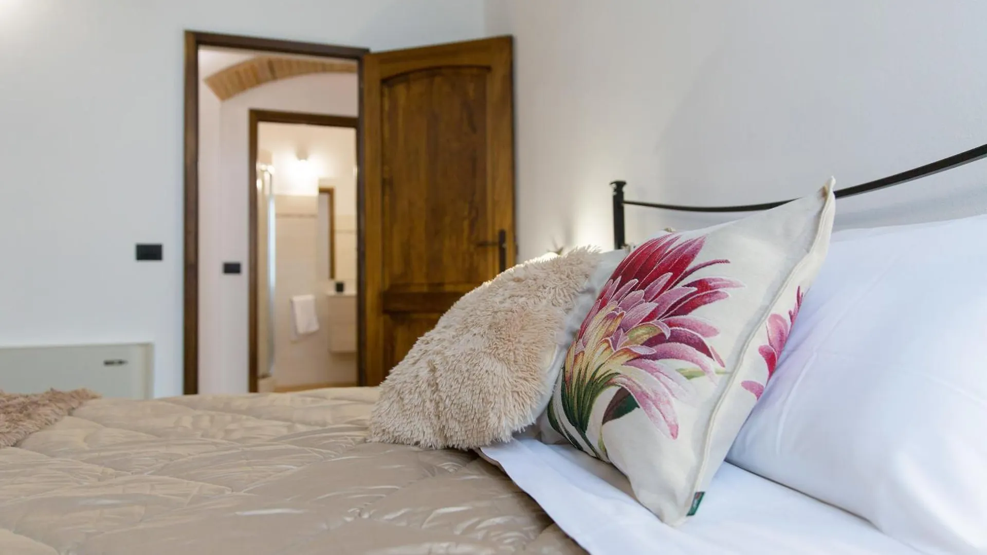 Apartment Castellaccia Elegant Country House Int2 San Gimignano